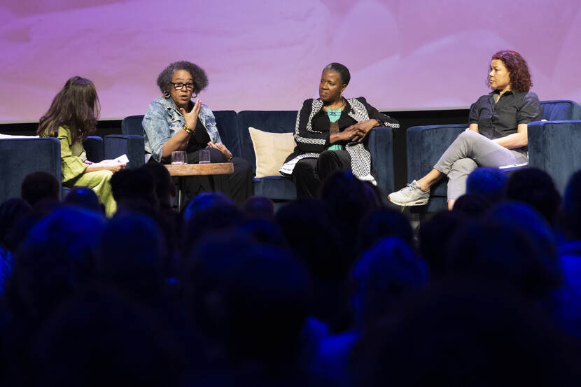 Panelgesprek met Dagmar, Mpho en Anousha Nzume